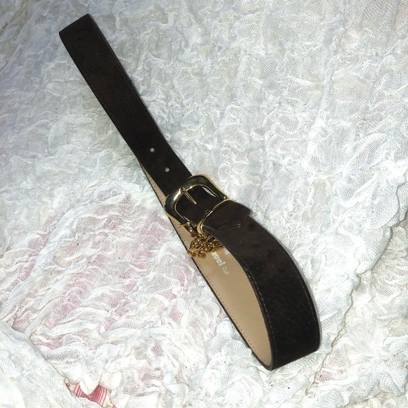 Emmanuel leather belt with large gold metal buckle- 34” with buckle- like new - Picture 10 of 11